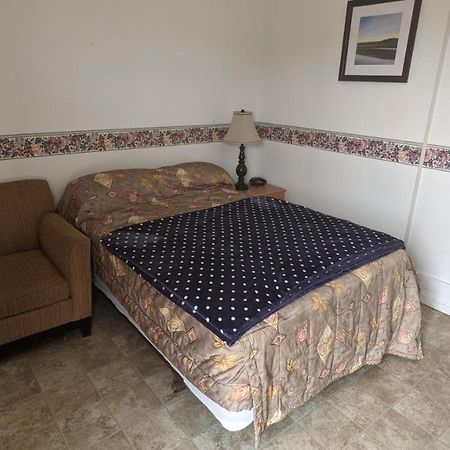 Balgonie Motel Motor Inn Pilot Butte Exteriör bild